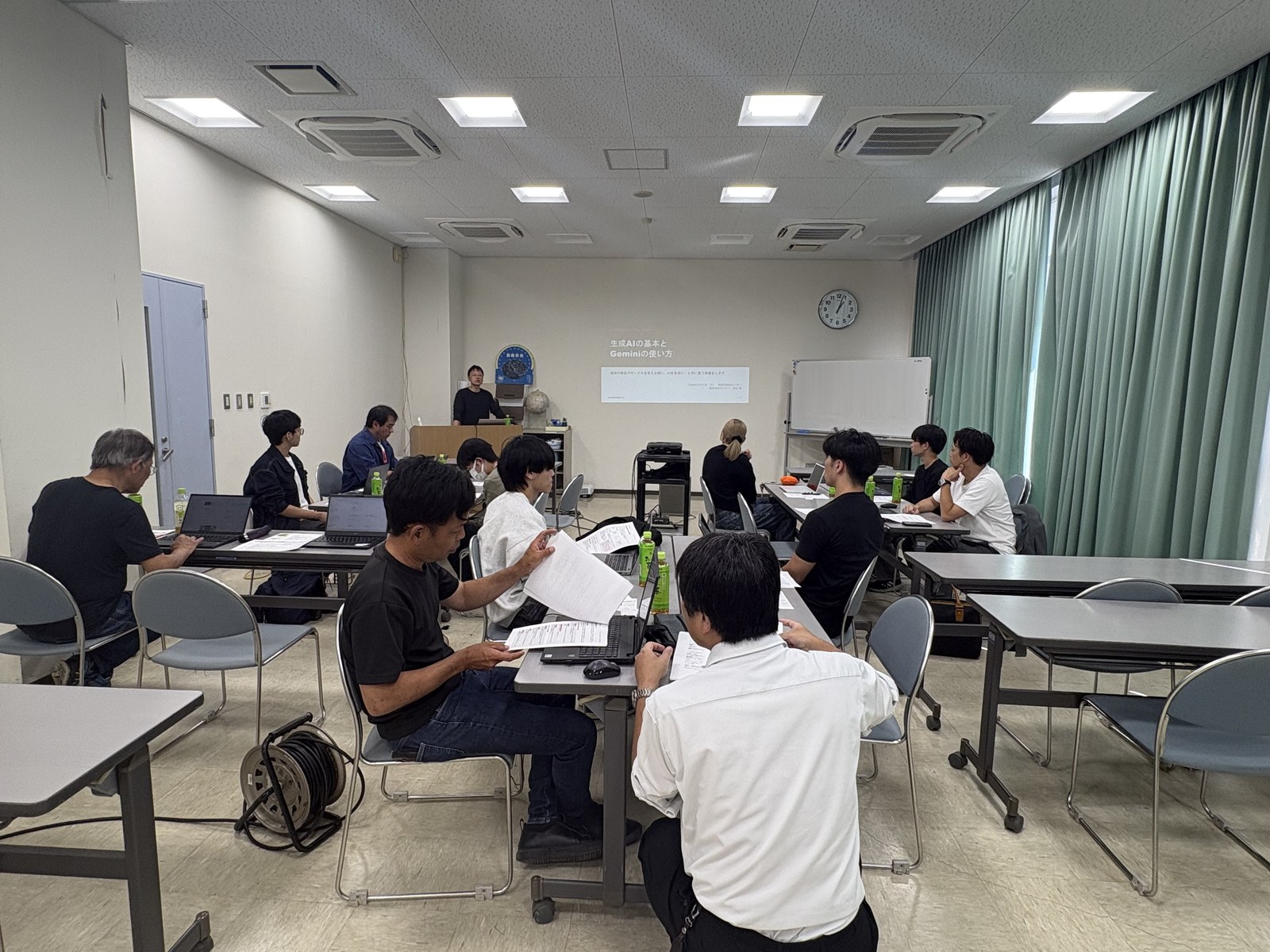 阿南市科学センターの会議室で開かれたワークショップの様子